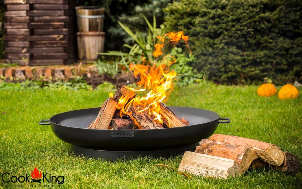 vuurschaal in tuin